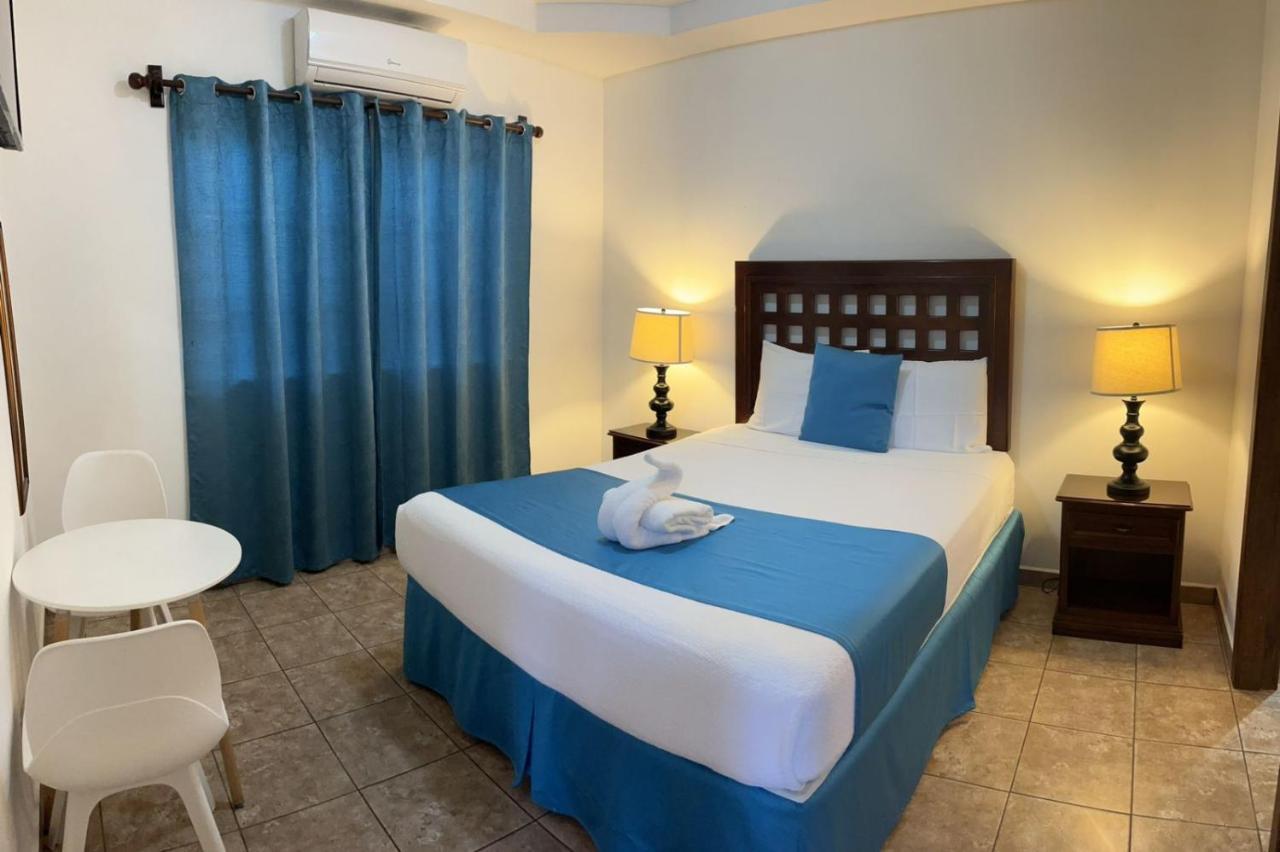 Hotel Playa Caribe Tela Extérieur photo